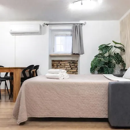 Arya Vaticano Apartment *